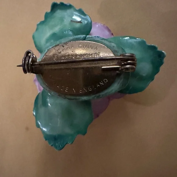 Vintage Staffordshire China Flower Broach - Picture 4 of 5